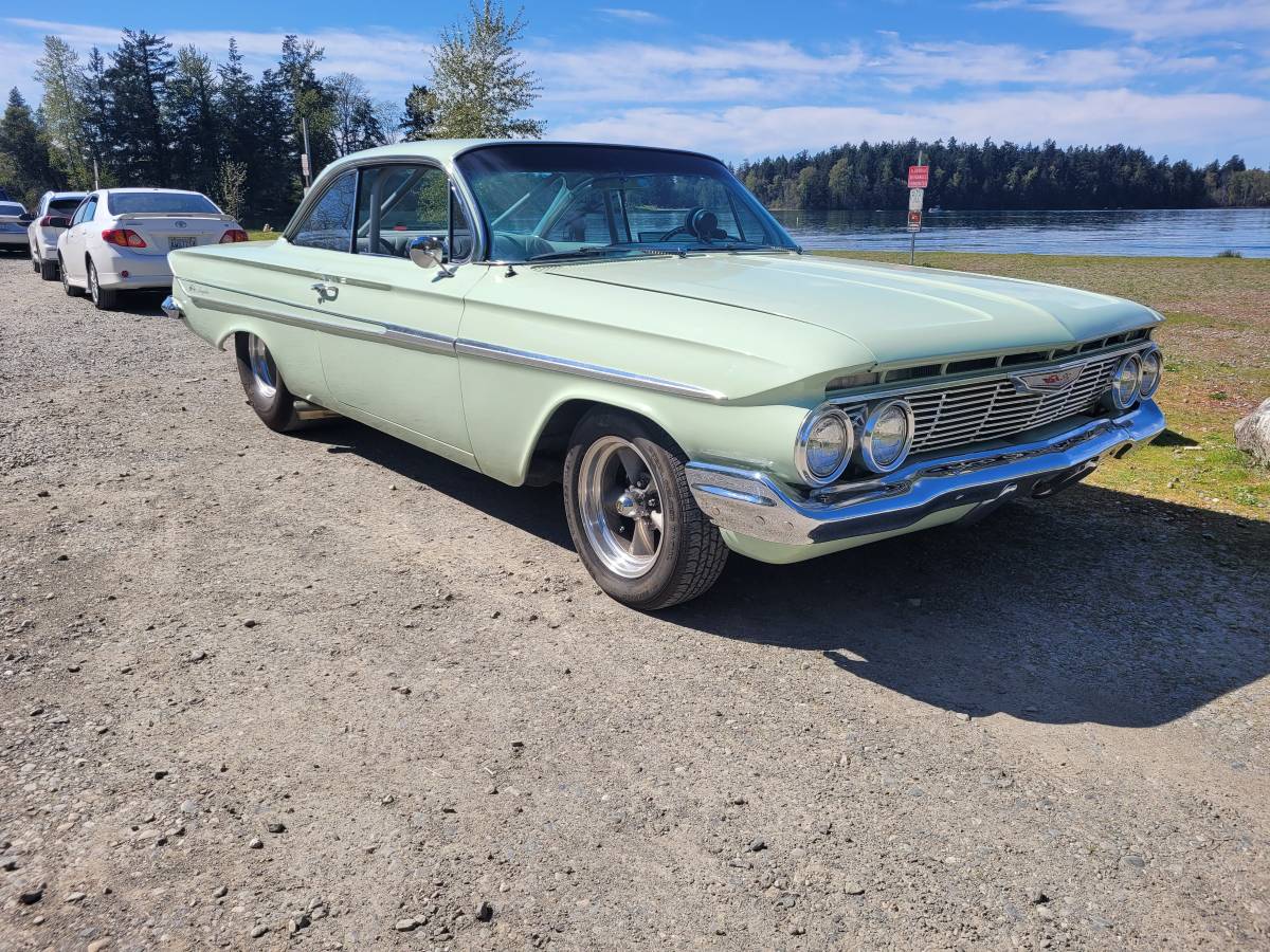 Impala-1961-green-9