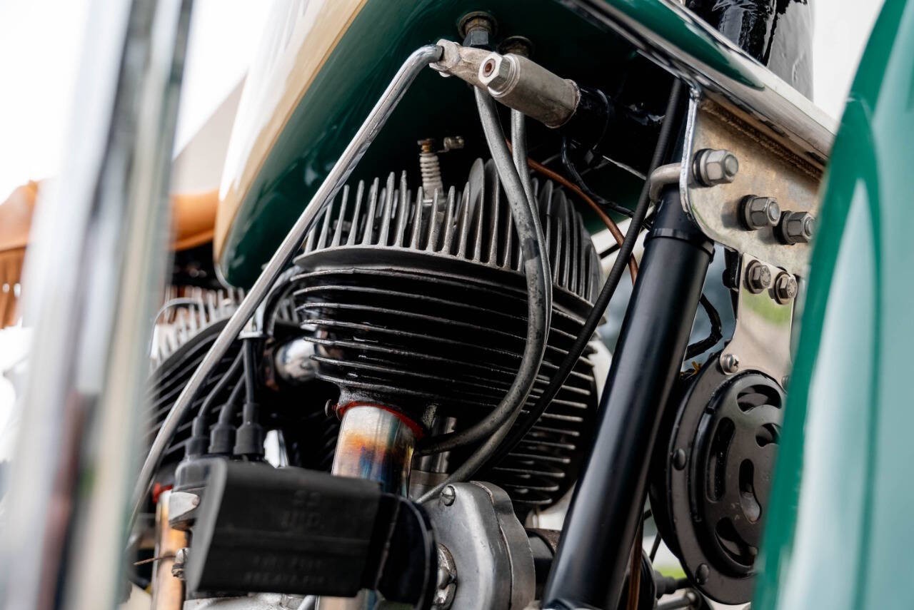 Indian-Cheif-1946-Motorcycles-Scooters-15