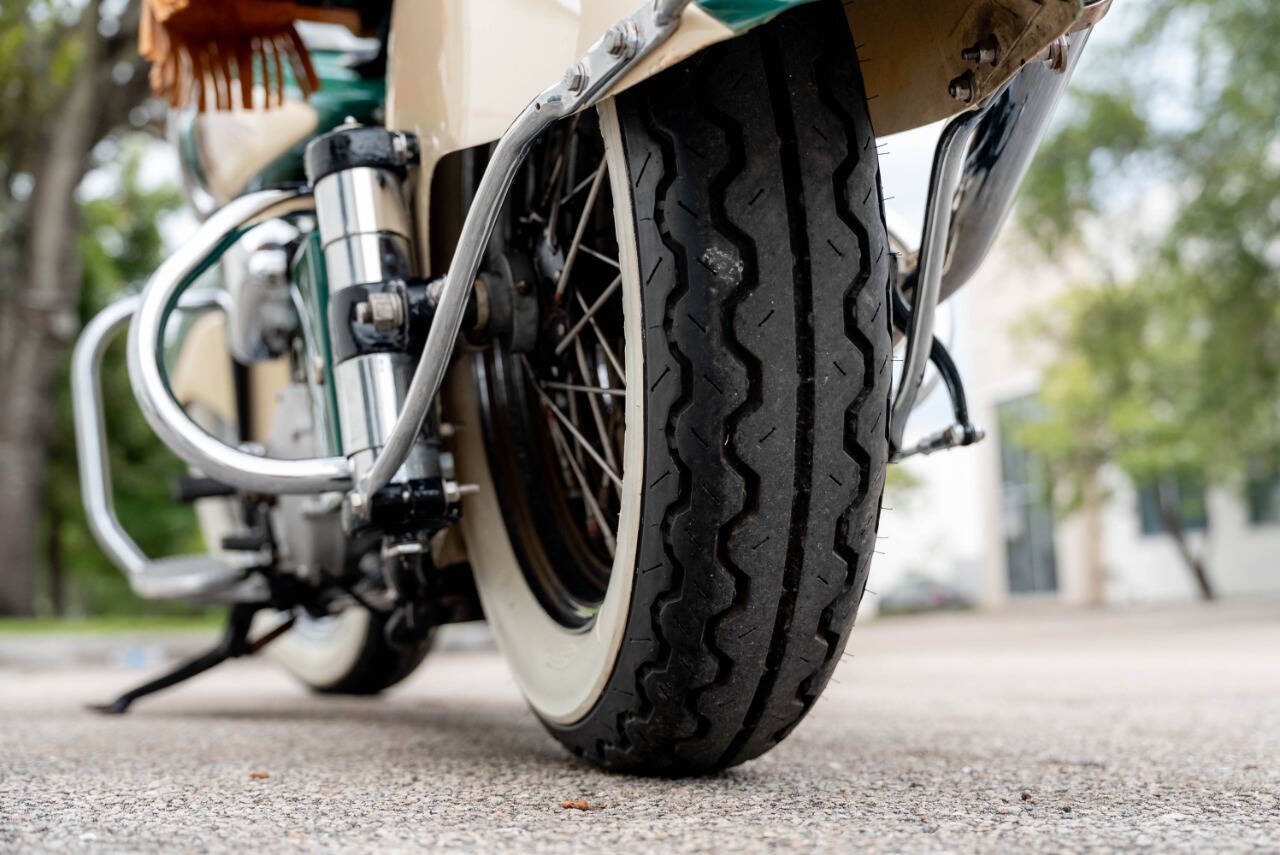 Indian-Cheif-1946-Motorcycles-Scooters-38