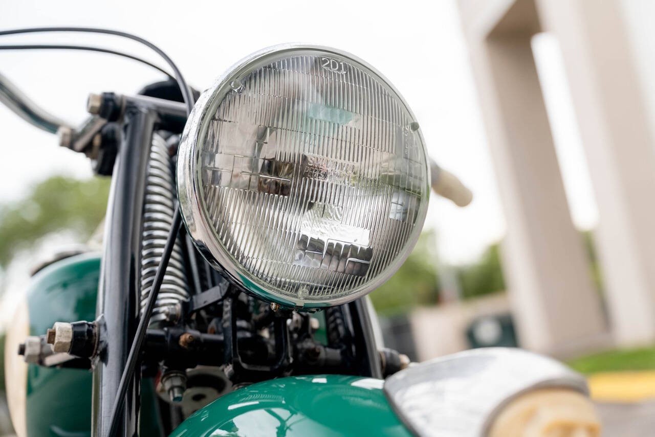 Indian-Cheif-1946-Motorcycles-Scooters-6