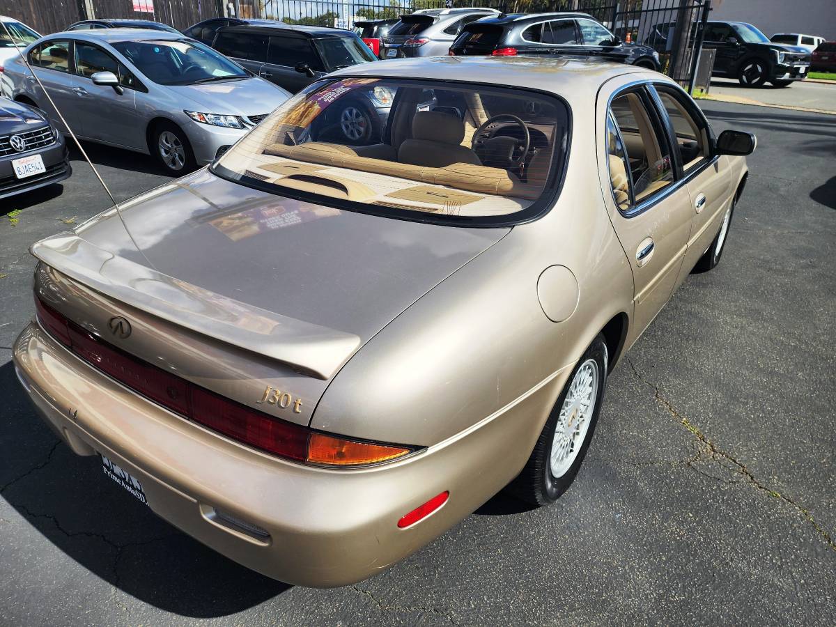 Infiniti-j30-1995-10