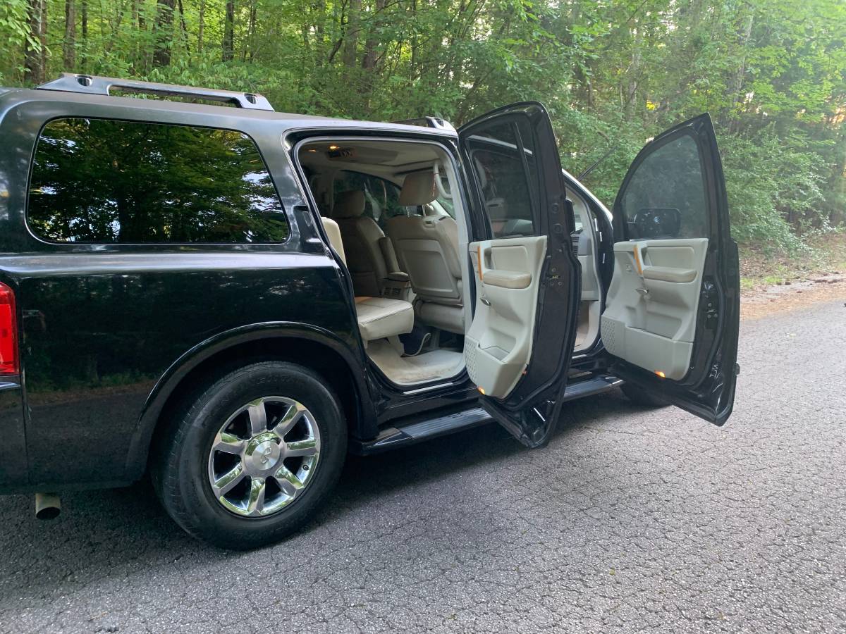 Infiniti-qx56-1990-8