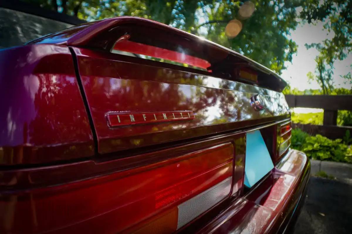Infinity-m30-1992-red-2