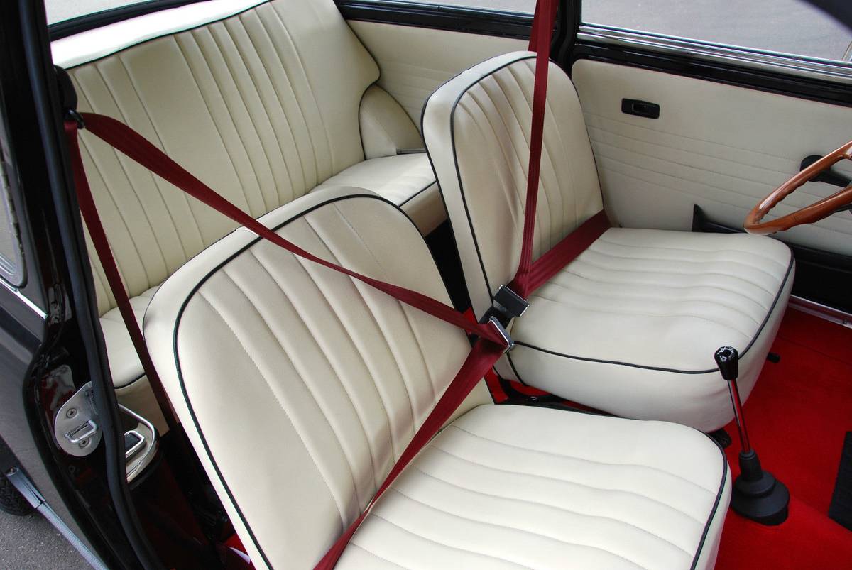 Innocenti-mini-cooper-1275-gt-1973-black-11
