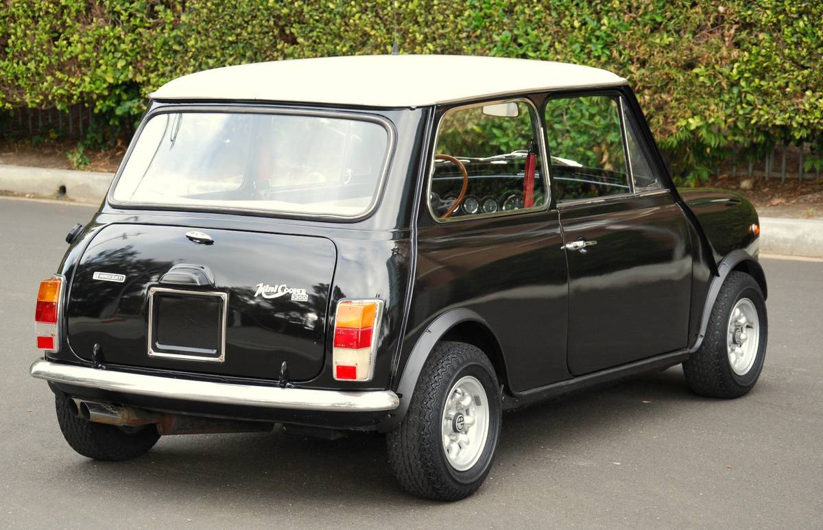 Innocenti-mini-cooper-1275-gt-1973-black-6