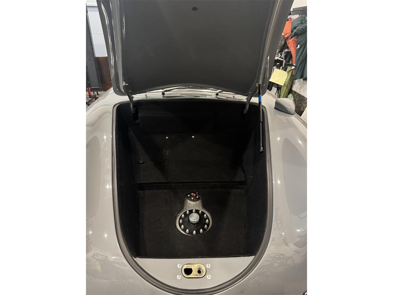 Intermeccanica-Speedster-1958-Grey-Black-11