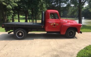 International-1-ton-pickup-1956-Red-Red-and-Light-tan