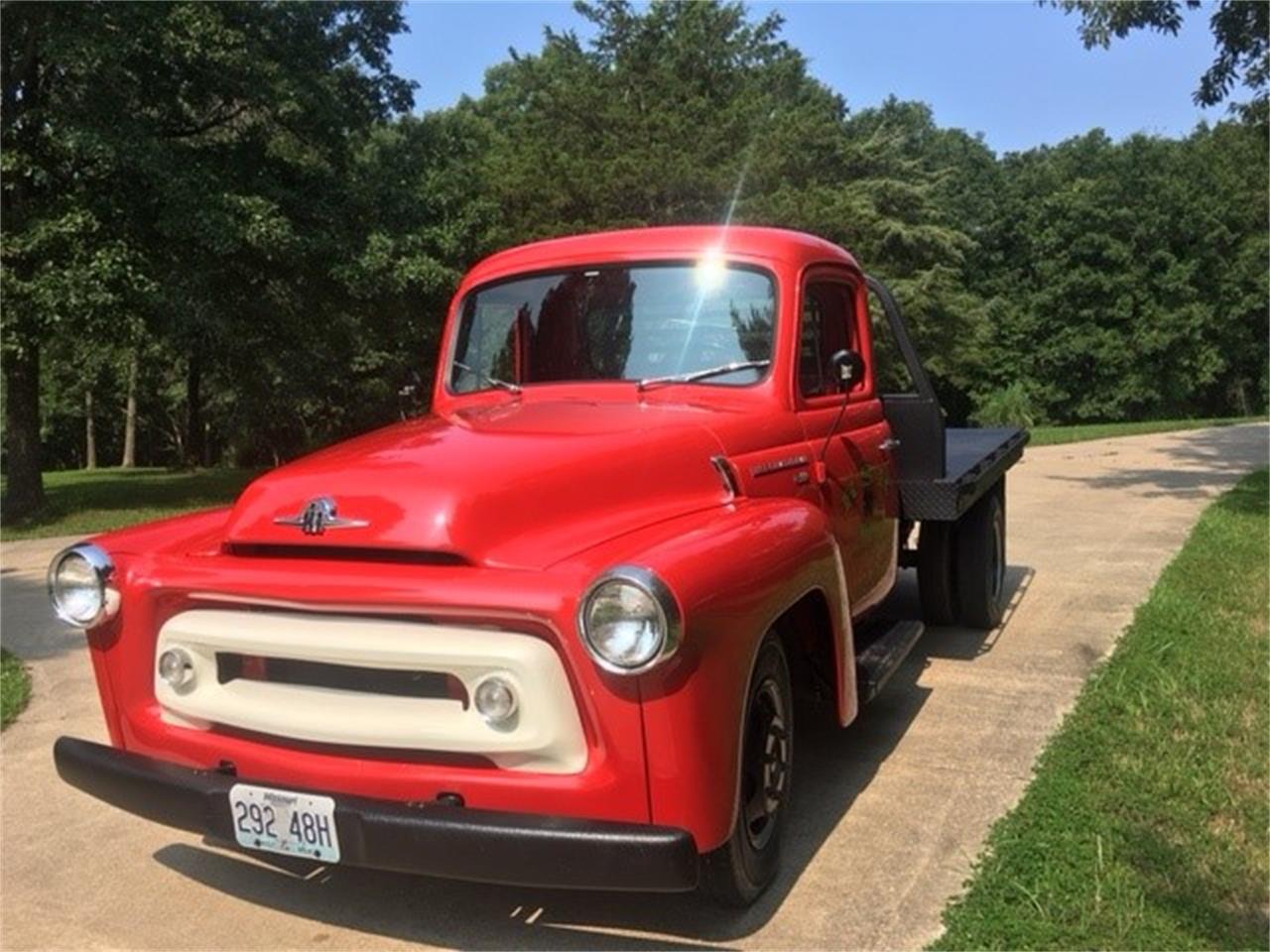 International-1-ton-pickup-1956-Red-Red-and-Light-tan-6