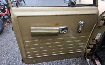 International-1100-1970-yellow-6