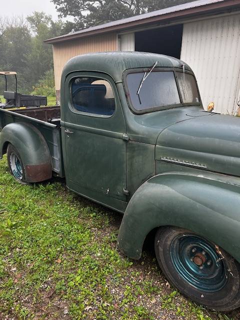 International-1946-green-4