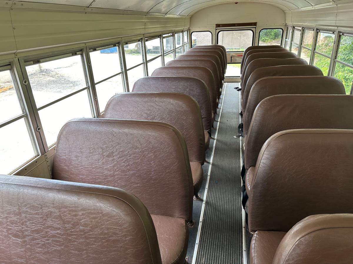 International-3000-diesel-1993-white-11