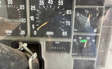International-3000-diesel-1993-white-15