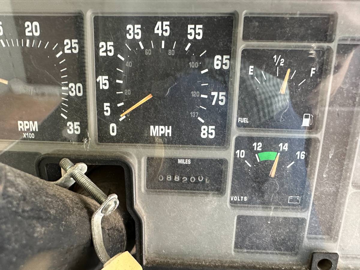 International-3000-diesel-1993-white-15