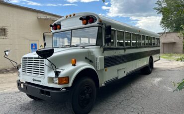 International-3000-diesel-1993-white-17