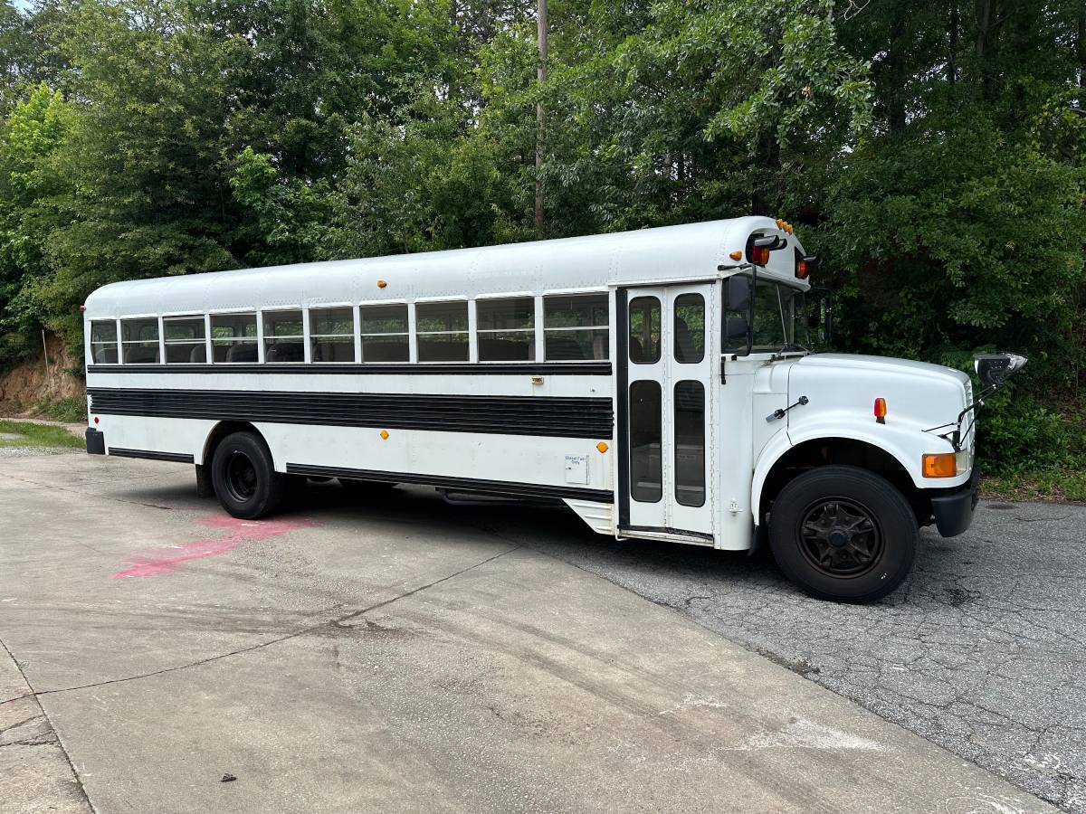 International-3000-diesel-1993-white-2