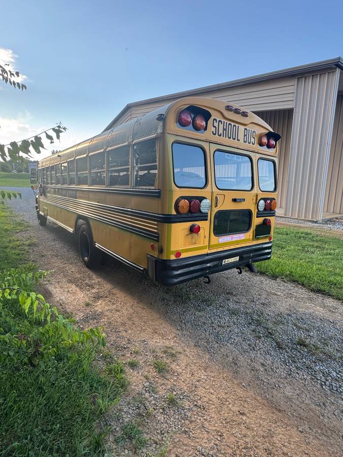 International-3700-bluebird-diesel-1990-yellow-2