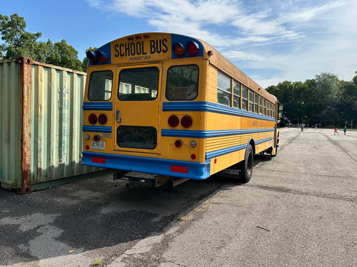 International-3800-fbc-forward-control-chassis-die-1993-yellow-2