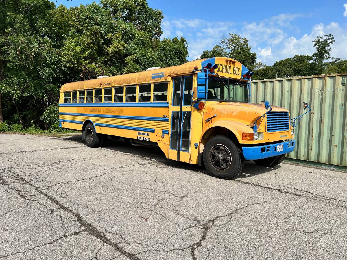 International-3800-fbc-forward-control-chassis-die-1993-yellow