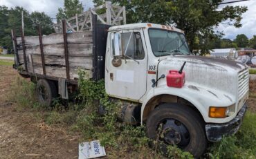 International-4600-diesel-1990-white-1