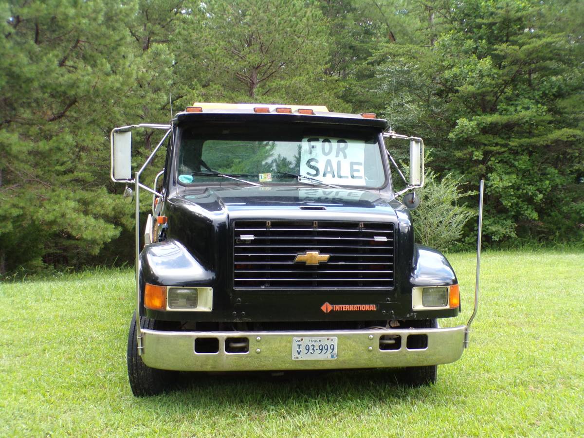 International-4600-series-1992-black-1