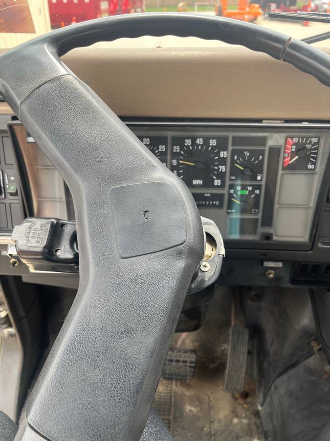 International-4700-diesel-1993-green-4