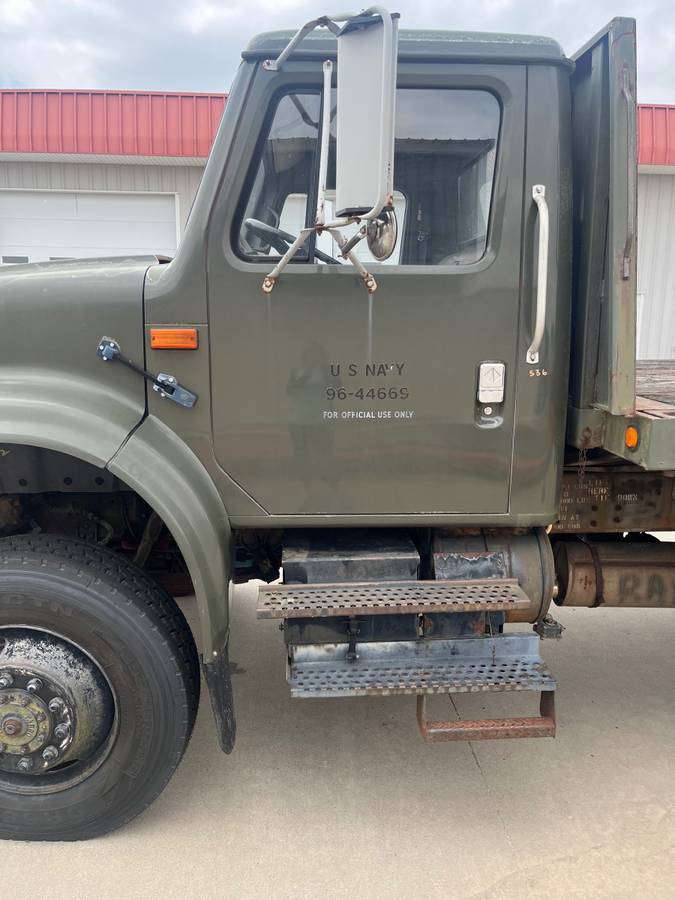 International-4700-diesel-1993-green-6