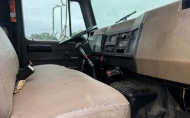 International-4700-diesel-1993-yellow-11