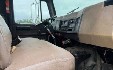 International-4700-diesel-1993-yellow-12
