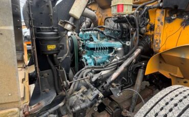 International-4700-diesel-1993-yellow-8