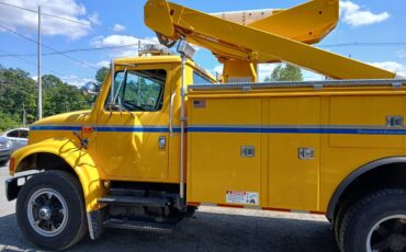 International-4700-diesel-1995-yellow-2
