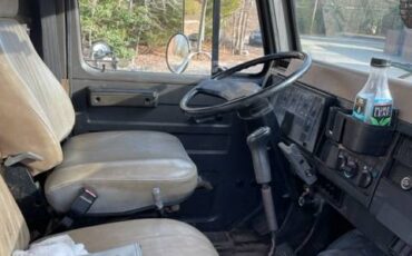 International-4700-series-diesel-1994-yellow-13