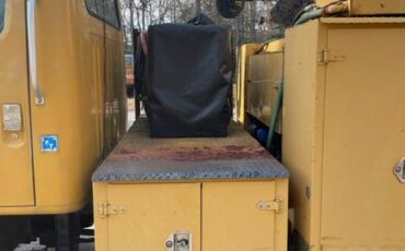 International-4700-series-diesel-1994-yellow-2