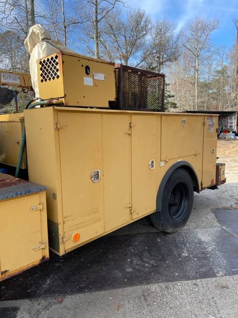 International-4700-series-diesel-1994-yellow-3