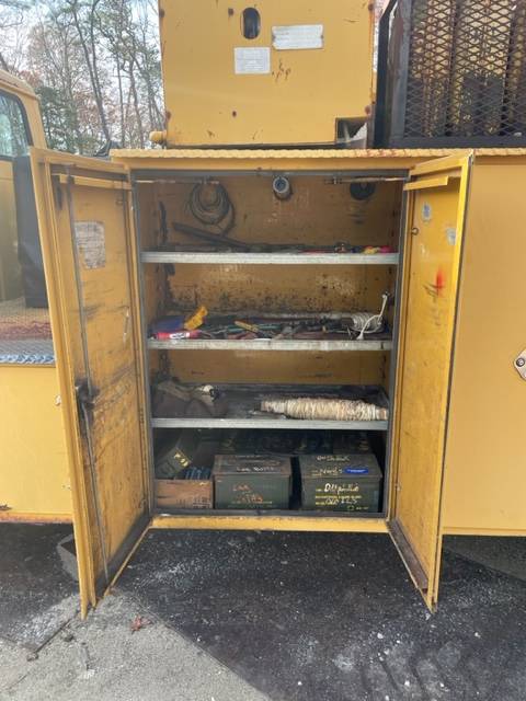 International-4700-series-diesel-1994-yellow-4