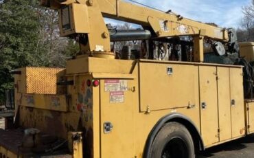 International-4700-series-diesel-1994-yellow-7