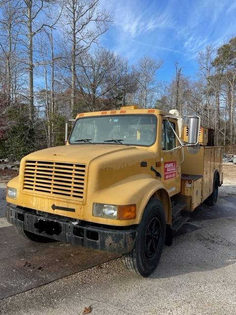 International-4700-series-diesel-1994-yellow