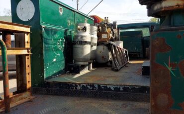 International-4900-diesel-1990-green-10