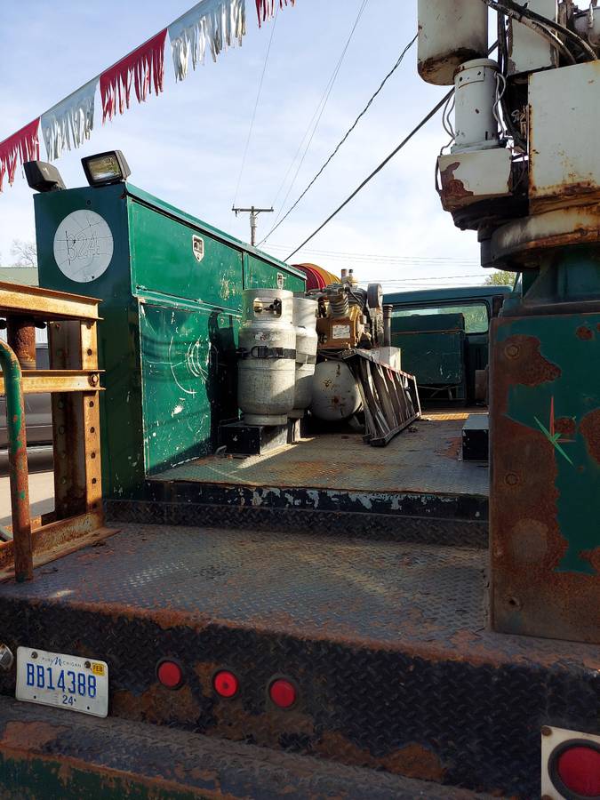 International-4900-diesel-1990-green-10