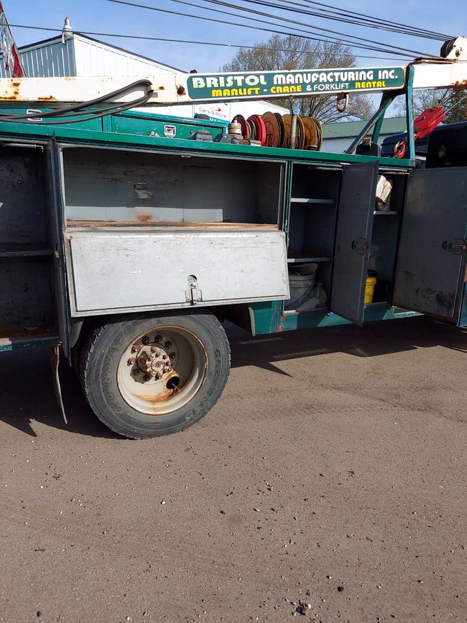International-4900-diesel-1990-green-19