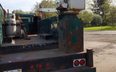 International-4900-diesel-1990-green-2