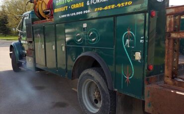 International-4900-diesel-1990-green-4