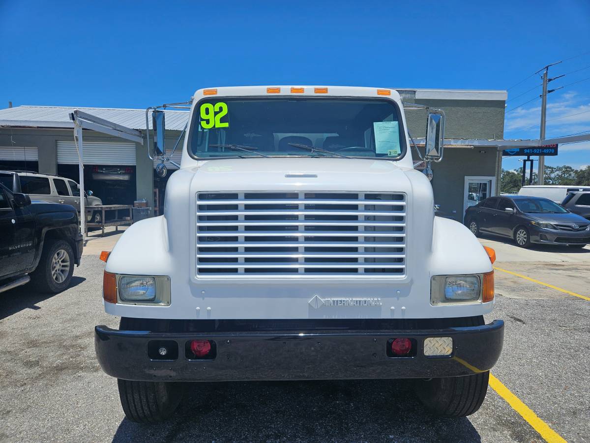 International-4900-diesel-1992-white-11