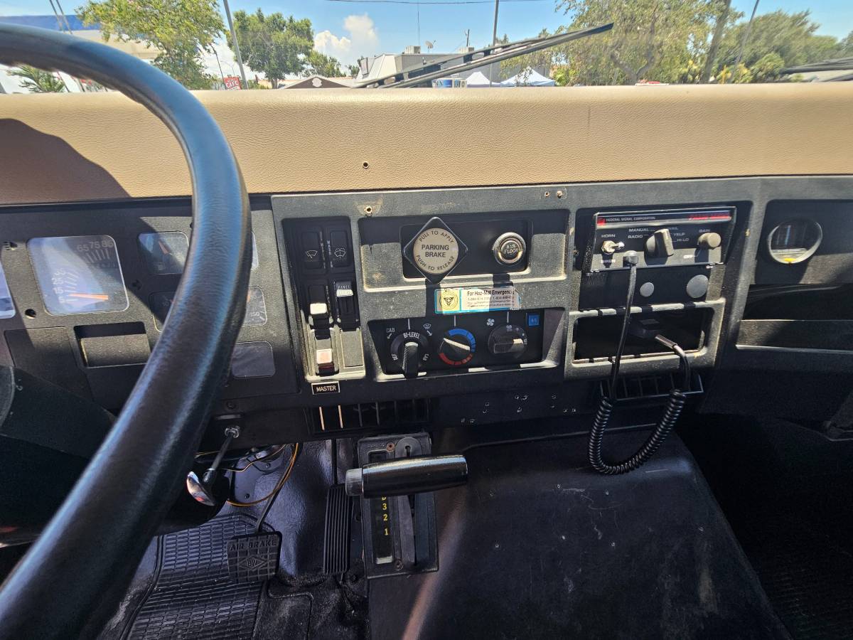 International-4900-diesel-1992-white-17