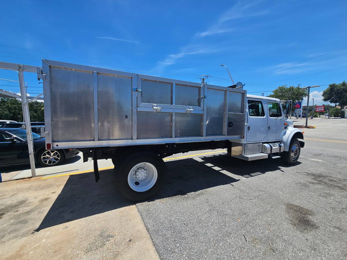 International-4900-diesel-1992-white-9