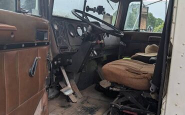 International-9000-diesel-1992-yellow-4