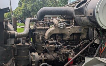 International-9000-diesel-1992-yellow-5