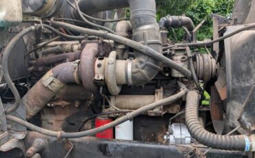 International-9000-diesel-1992-yellow-6