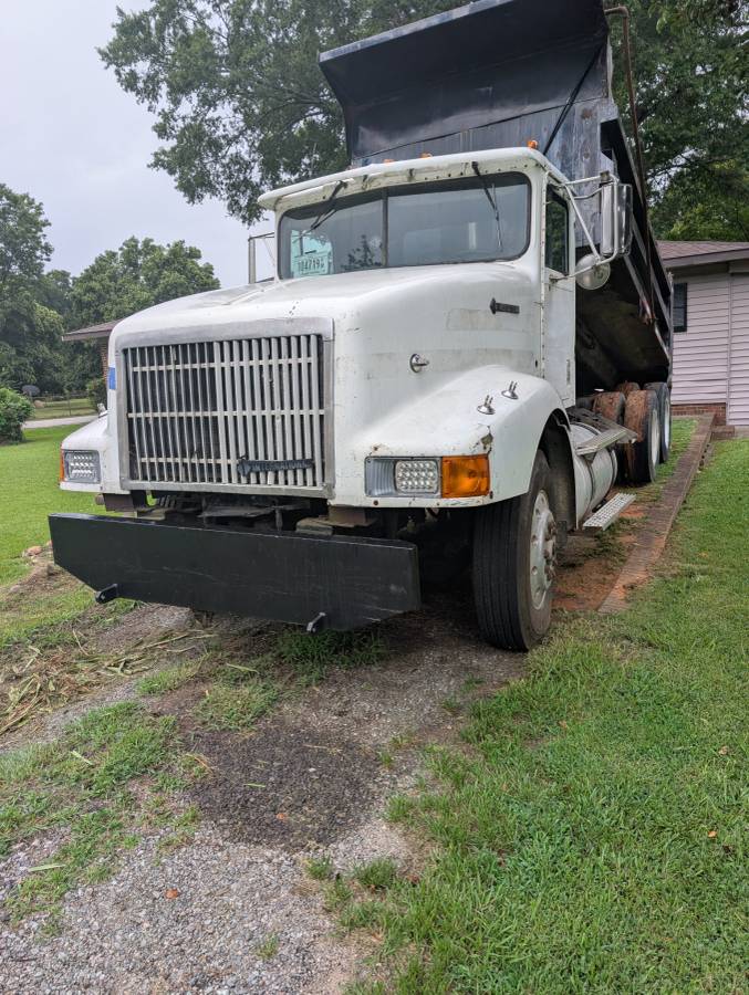 International-9000-diesel-1992-yellow