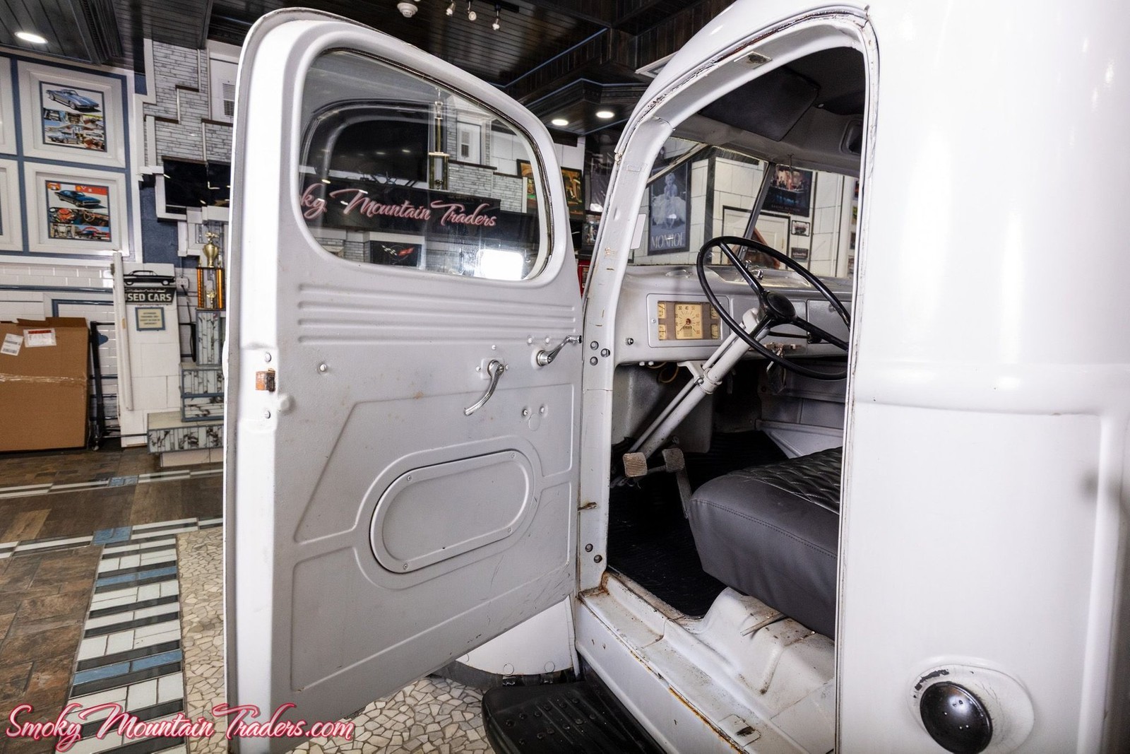 International-Harvester-KB-2-1949-34