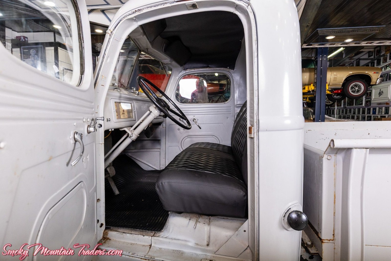 International-Harvester-KB-2-1949-35
